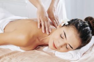 6 lợi ích không ngờ tới của massage cổ vai gáy