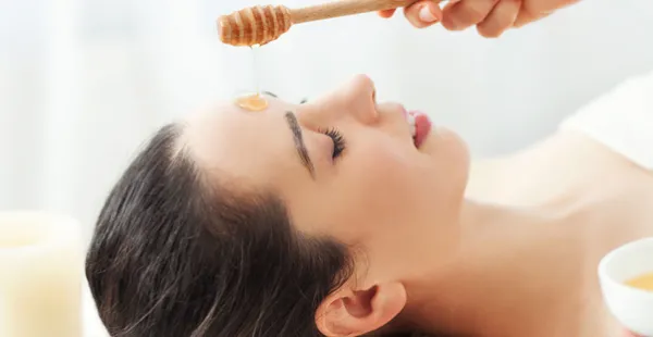 Da mặt khô nên dùng gì? Chu trình skincare hiệu quả nhất cho da khô